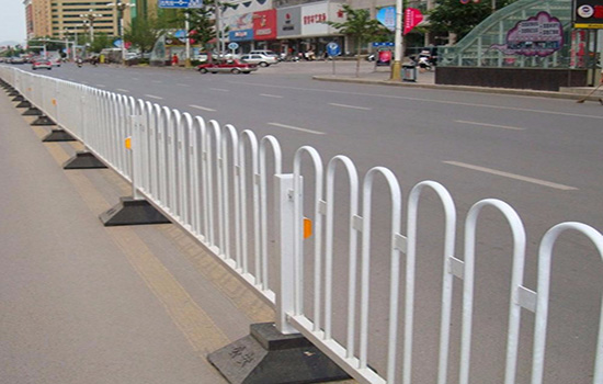 城市交通<a href=http://m.nwpz.com.cn target=_blank class=infotextkey>護(hù)欄</a>