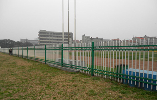 球場<a href=http://m.nwpz.com.cn target=_blank class=infotextkey>護(hù)欄</a>