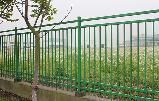 鍍鋅<a href=http://m.nwpz.com.cn target=_blank class=infotextkey>護(hù)欄</a>
