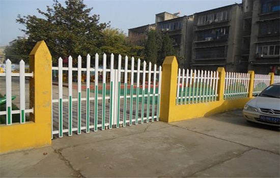 圍墻防<a href=http://m.nwpz.com.cn target=_blank class=infotextkey>護欄</a>