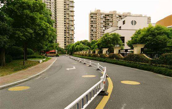 小區(qū)<a href=http://m.nwpz.com.cn target=_blank class=infotextkey>圍欄網(wǎng)</a>