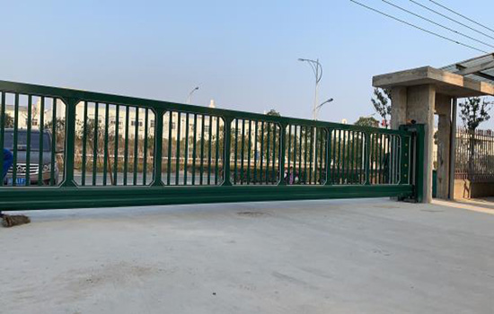 場地網<a href=http://m.nwpz.com.cn target=_blank class=infotextkey>圍欄</a>