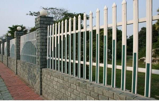 圍墻<a href=http://m.nwpz.com.cn target=_blank class=infotextkey>護(hù)欄</a>價(jià)格