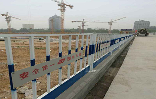 基坑防護(hù)<a href=http://m.nwpz.com.cn target=_blank class=infotextkey>護(hù)欄</a>