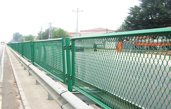 防眩<a href=http://m.nwpz.com.cn target=_blank class=infotextkey>護(hù)欄網(wǎng)</a>